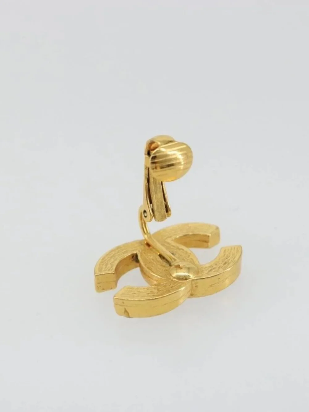 CHANEL Earring metal Gold Tone CC Auth 183505